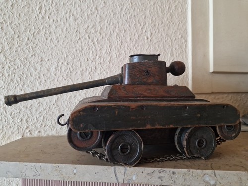Antikes holzspielzeug panzer - antikes,