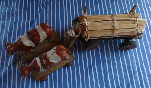 Uralte ochsen fuhrwerk - ,