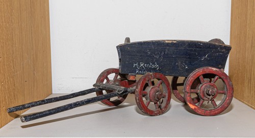 Antiker holzwagen mit - holzwagen,