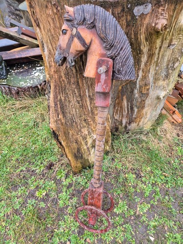 Altes kleines steckenpferd - altes,